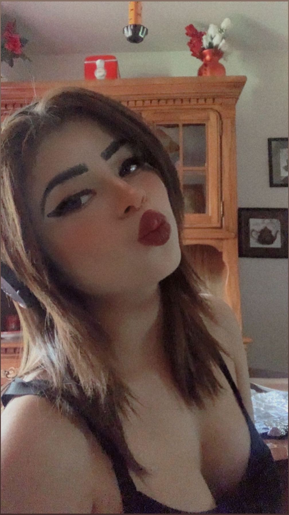 @Ladyrose11200