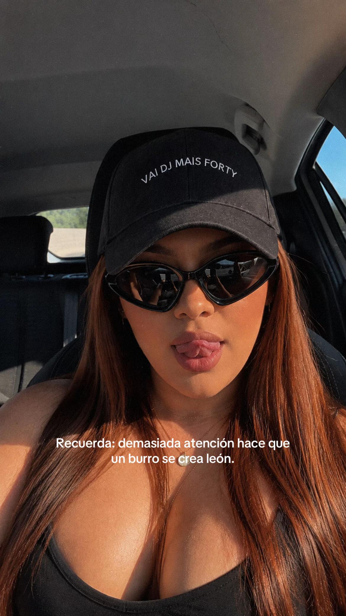 @ᥫ᭡ Elena