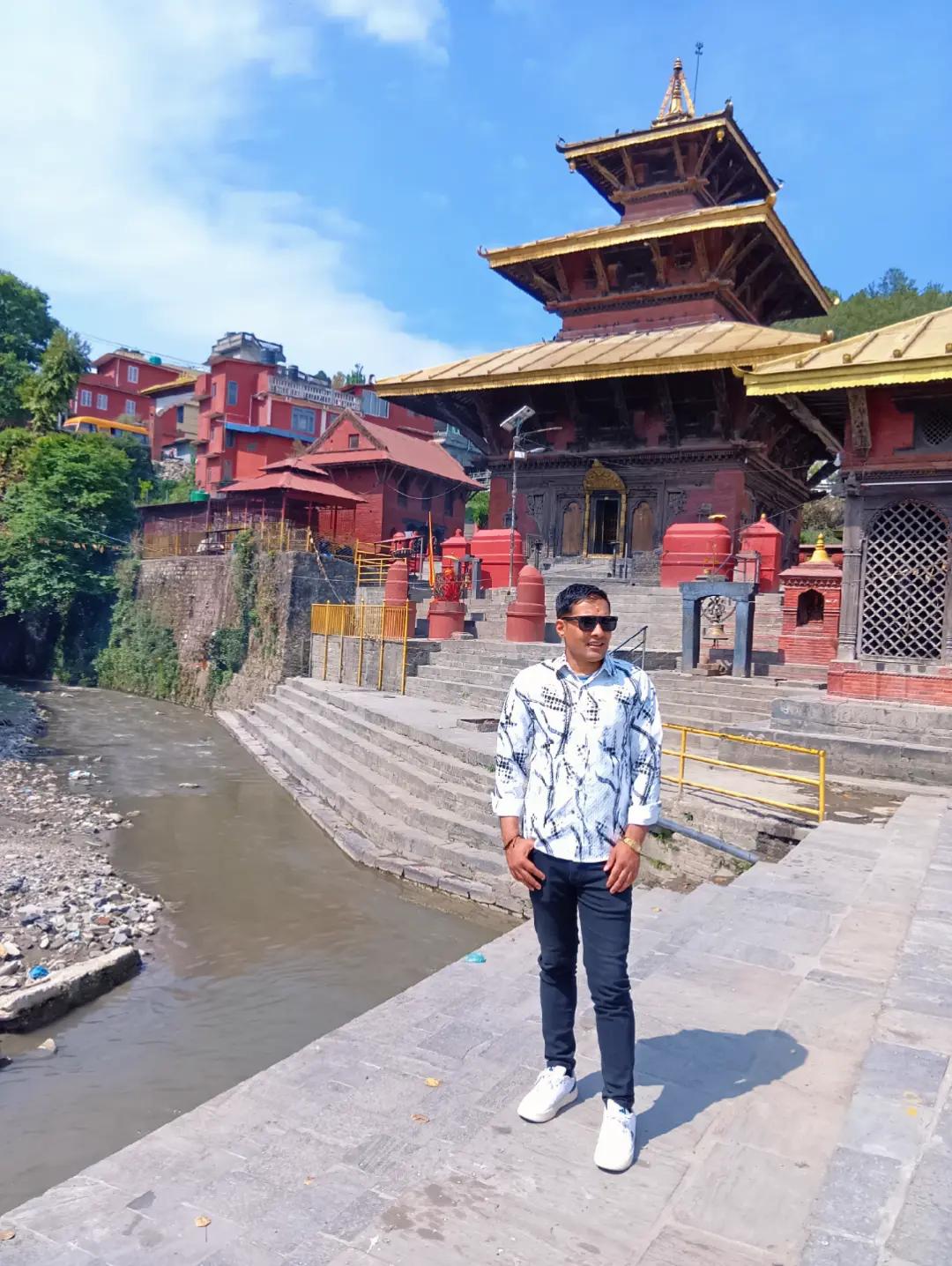 @niroj ghimire (माईला ✅)