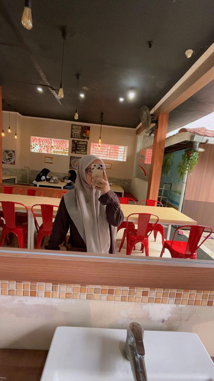 @Kayshila Aghnia