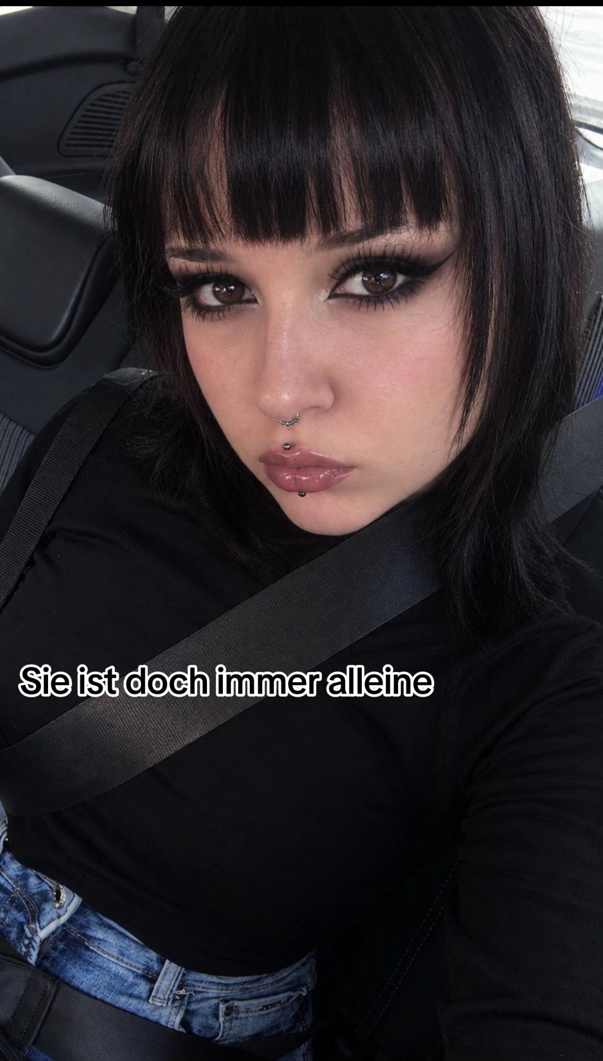 @Marie🇩🇪🦅