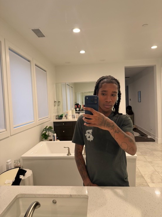 @thisnothimv