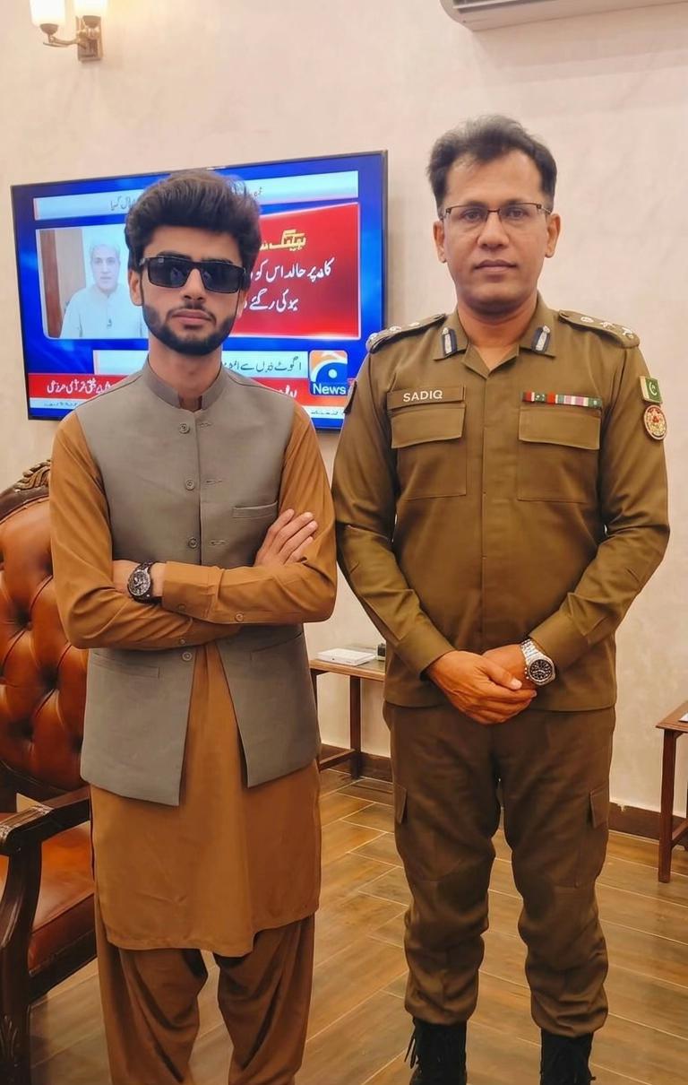@Hameyun Khan official PTI 🇵🇰