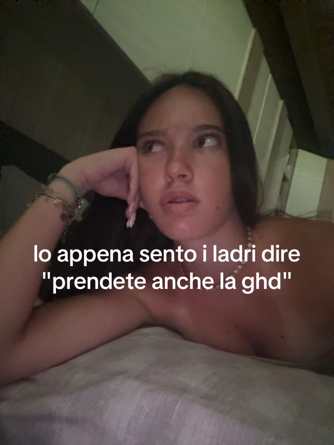 @𝟐𝟐