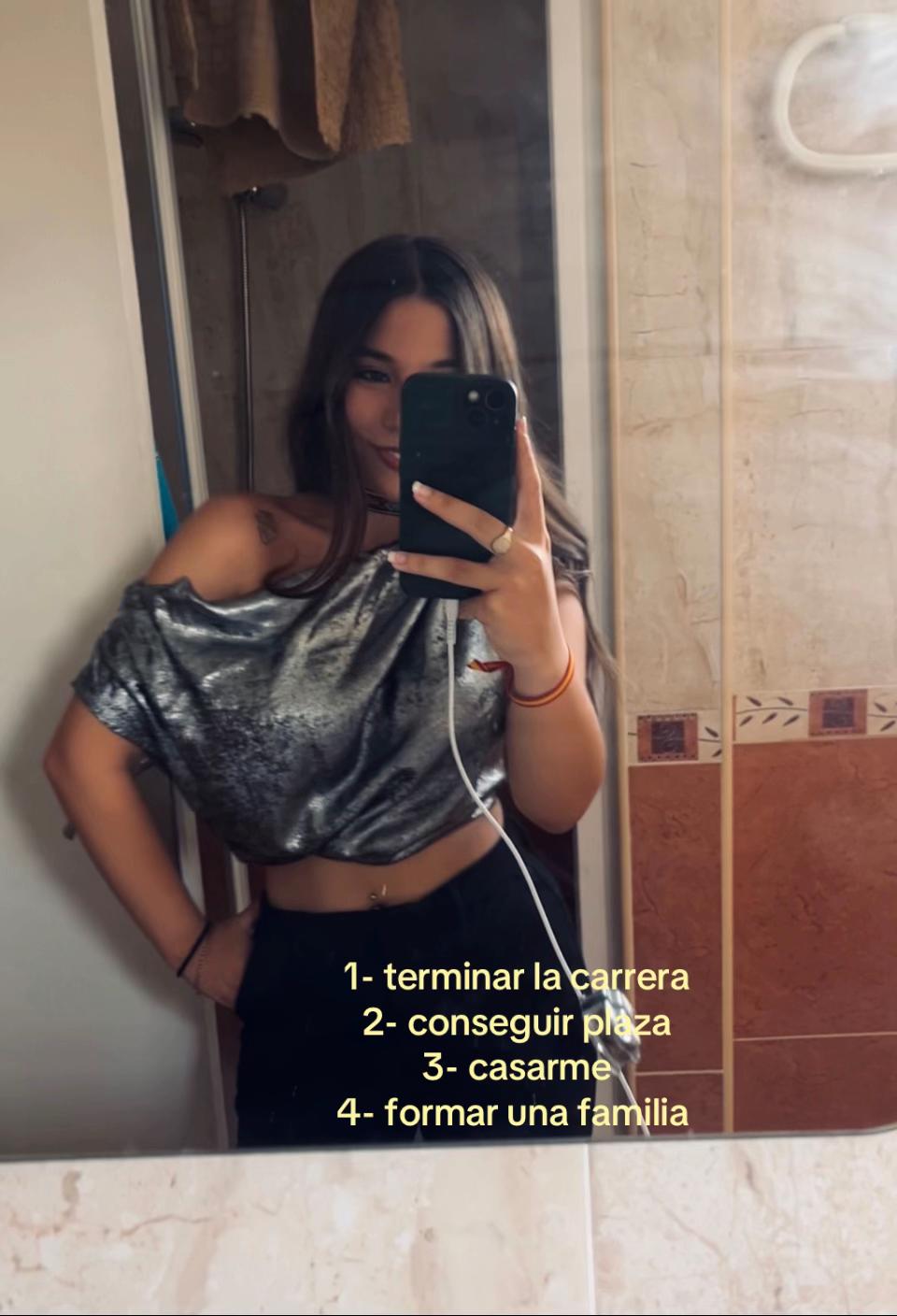 @Clau <3