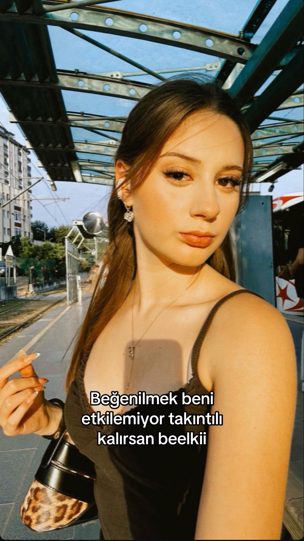 @ewaoff_