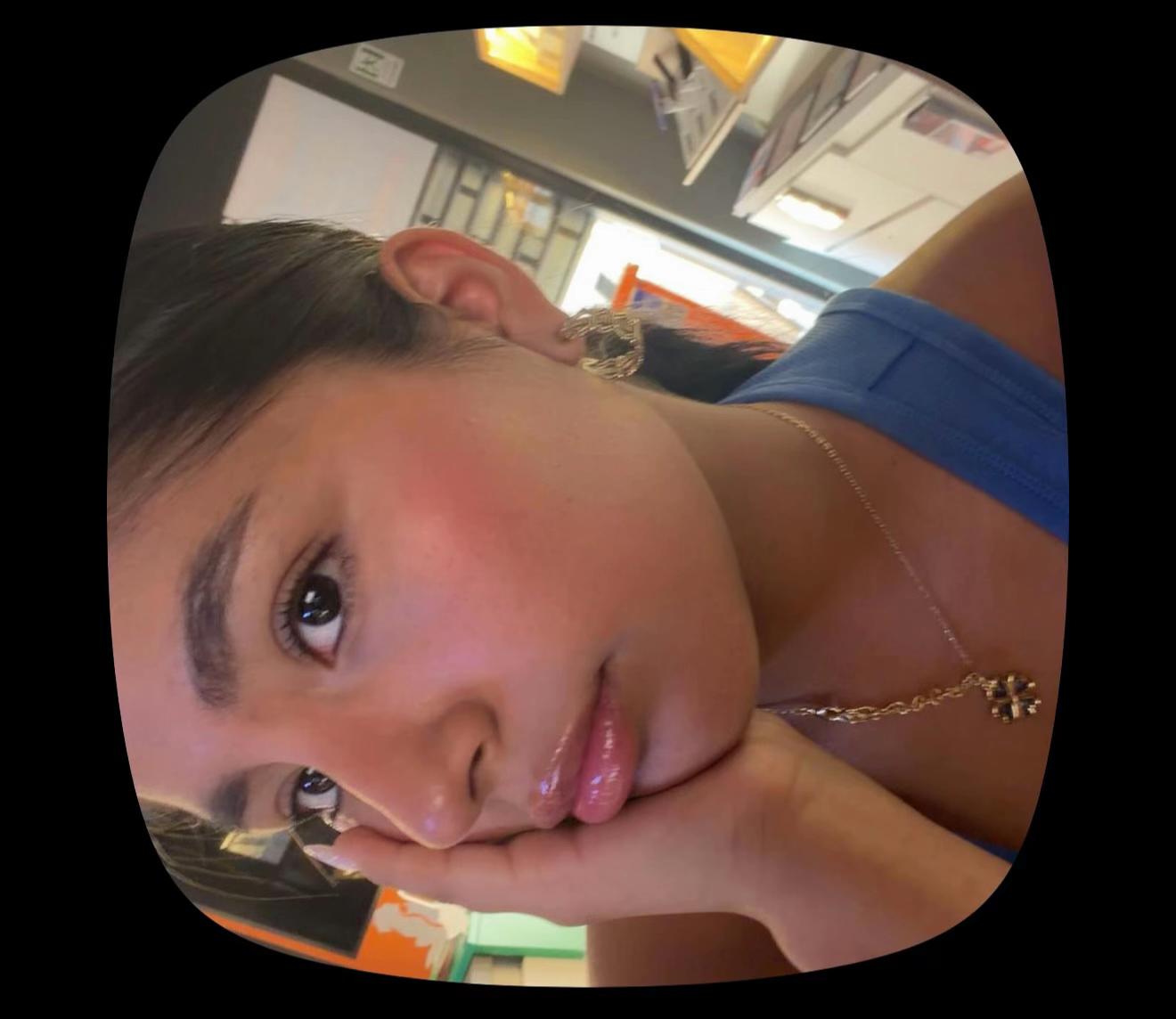 @Ale🌟