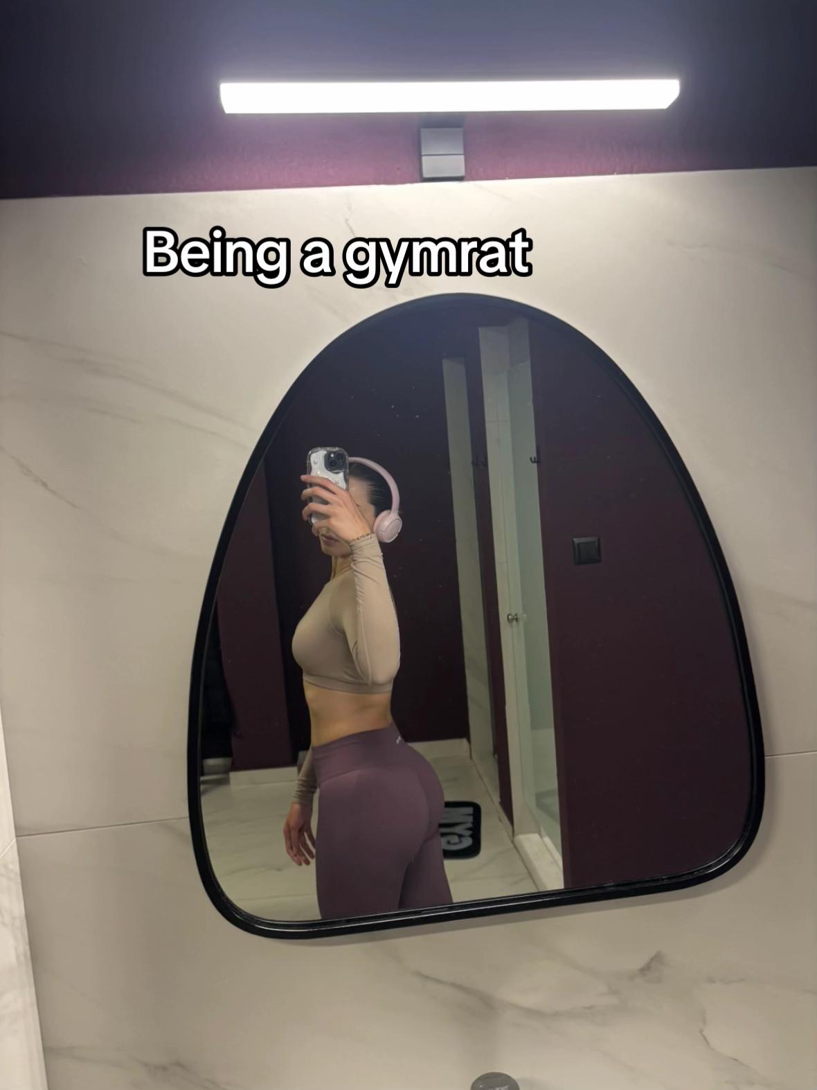 @𝓃𝓉𝒾𝓃𝒶𝓀𝒾 🧸🤍