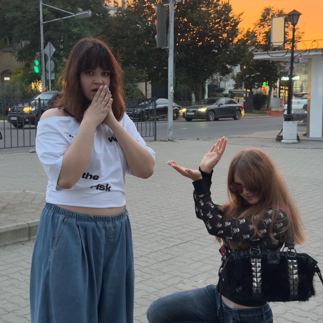 @&dagger;𝐒𝐨𝐧𝐲𝐊𝐨𝐦&dagger;