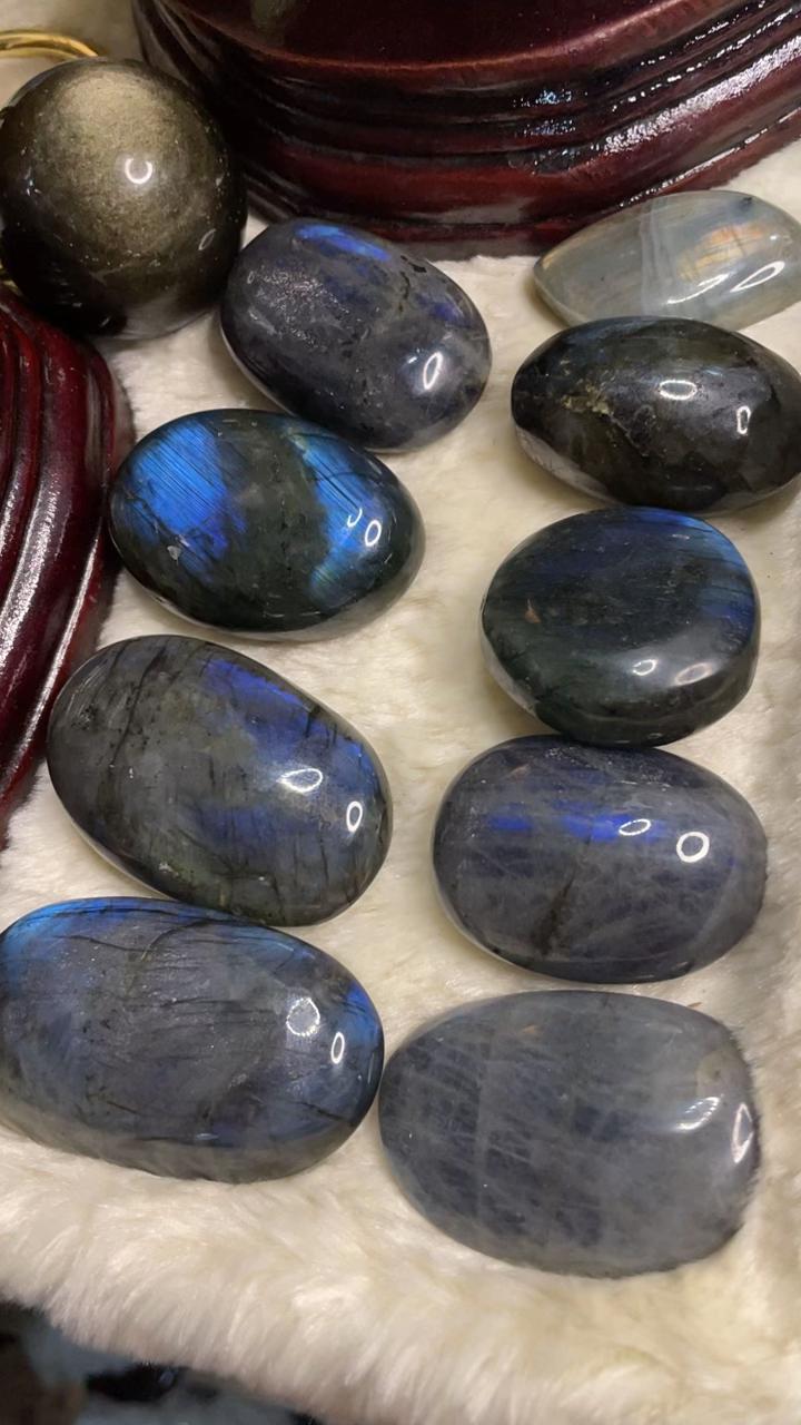@IlovecrystalsAndstones
