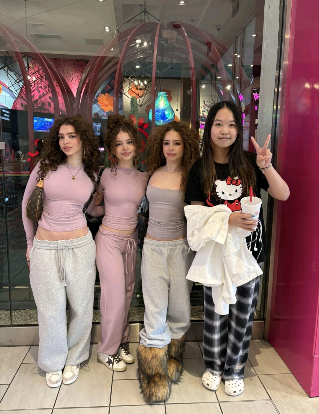@𝐊𝐲𝐫𝐢𝐚𝐤𝐢