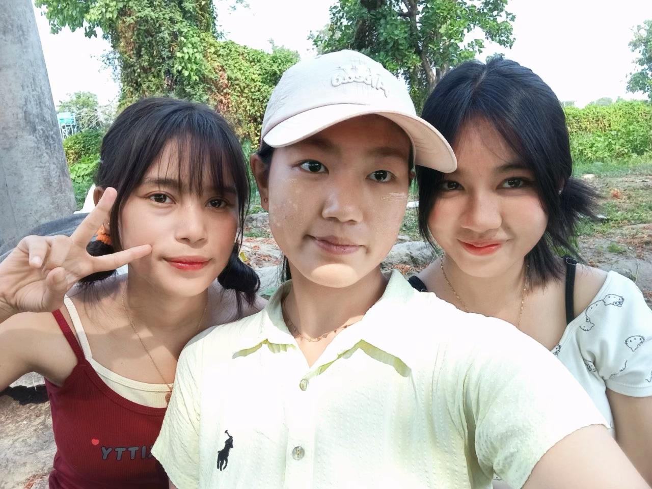 @Moji💫