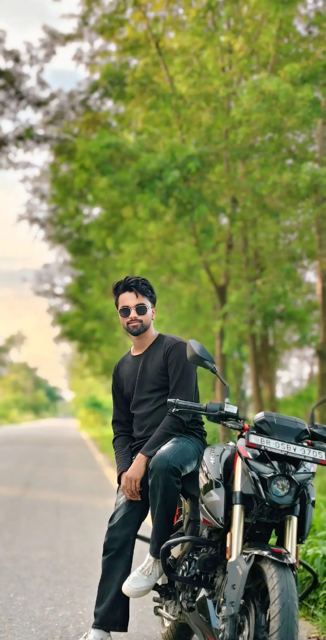 @𝙈𝙧_सिद्ध_𝙝𝙖𝙧𝙩𝙝 🦅