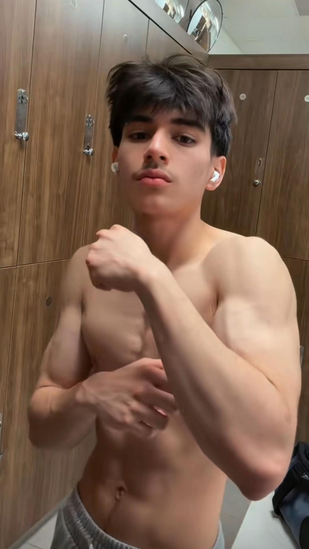 @GoodLookingUnlimited