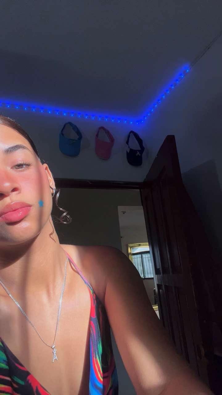@🧚🏼&zwj;♀️