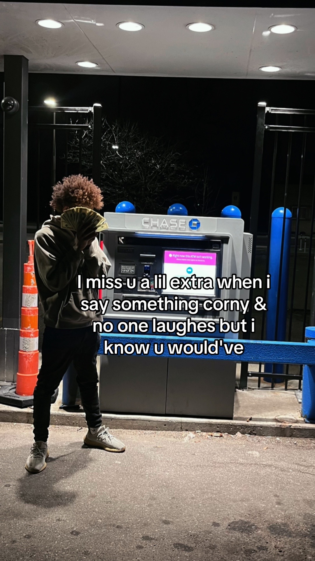 @⃟