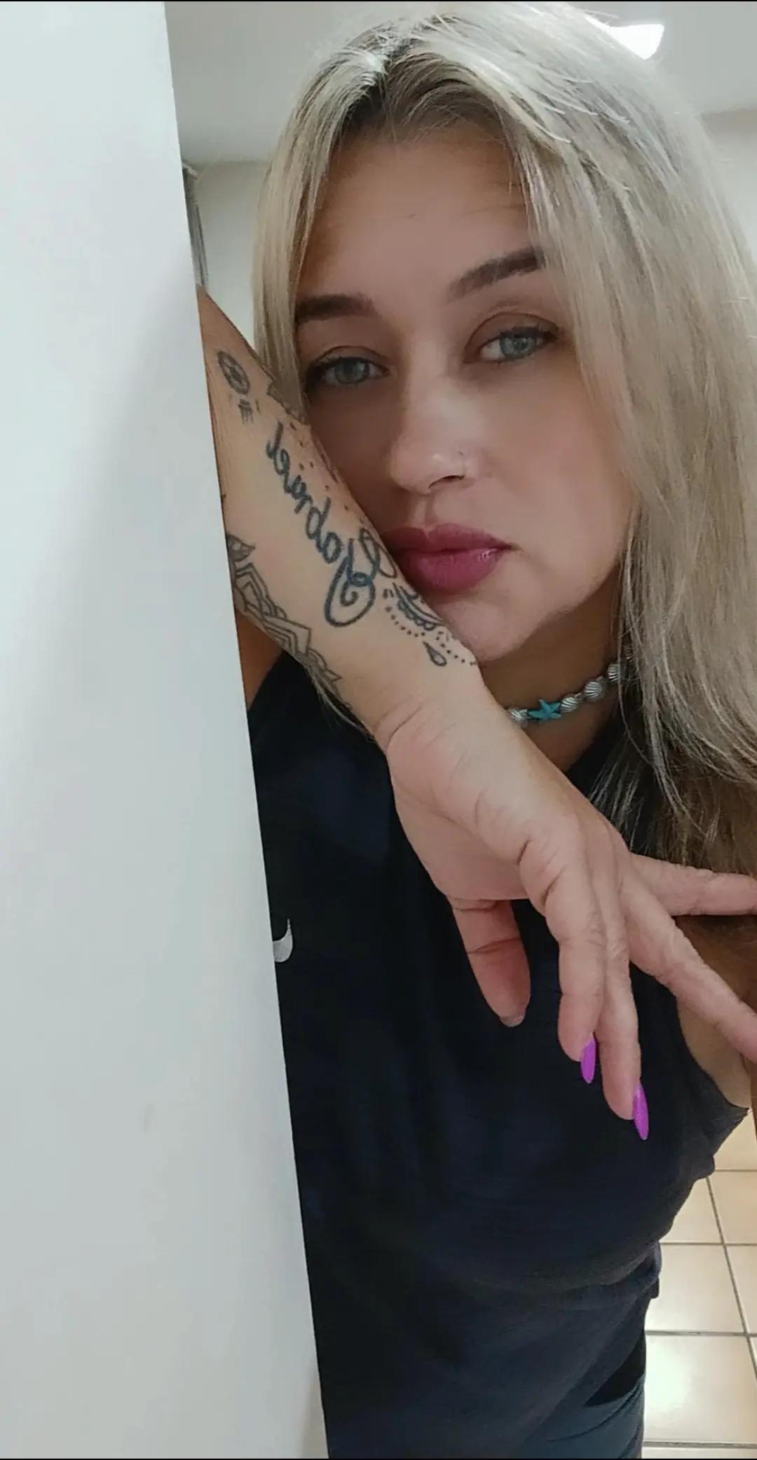 @Carol🧿
