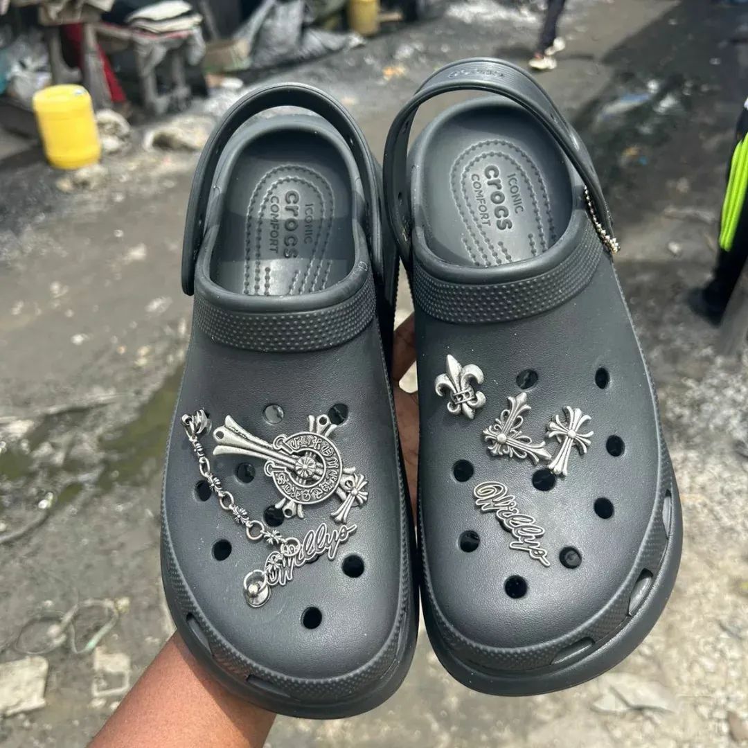 @jarulygotsneakers