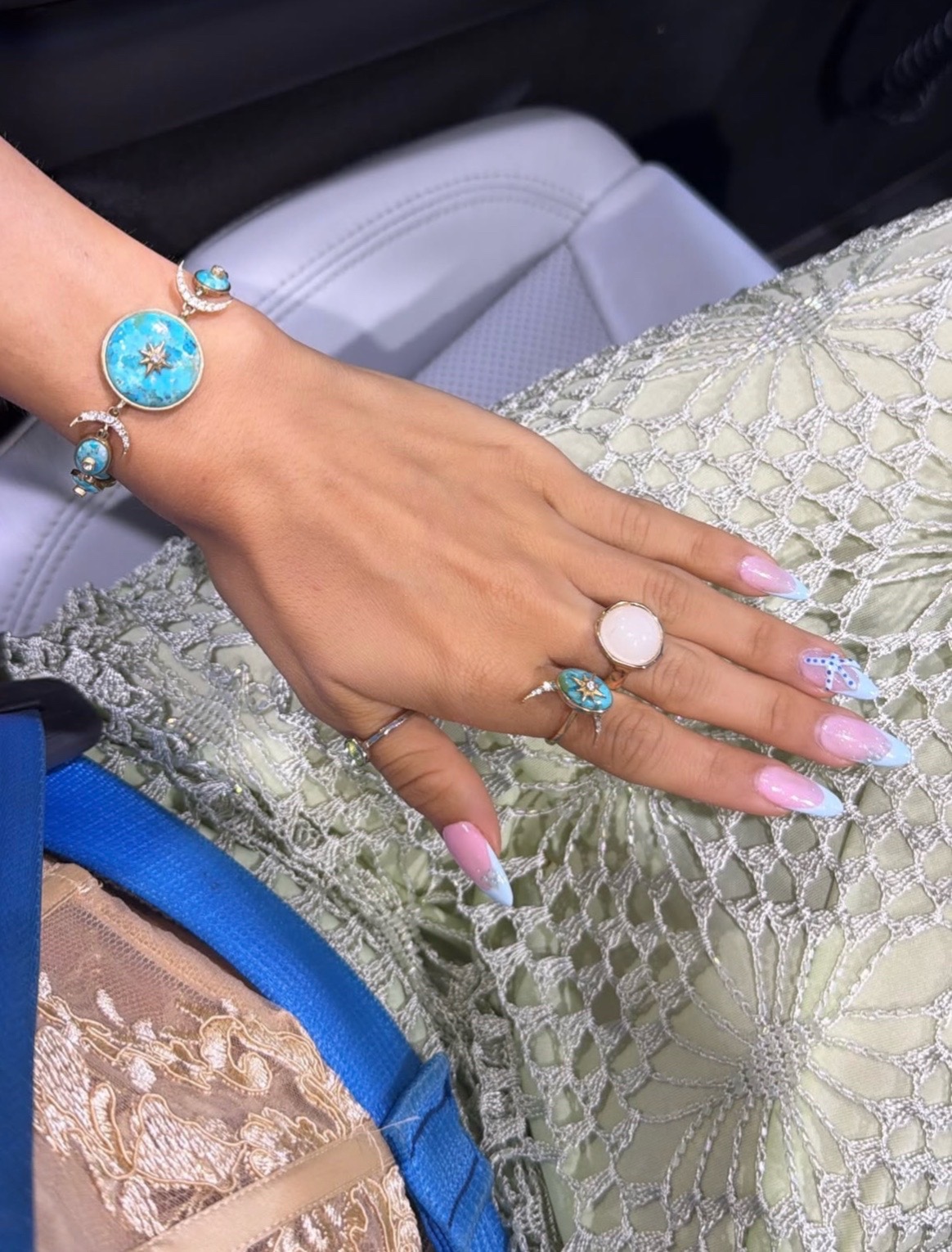 @EVEREST RANCH