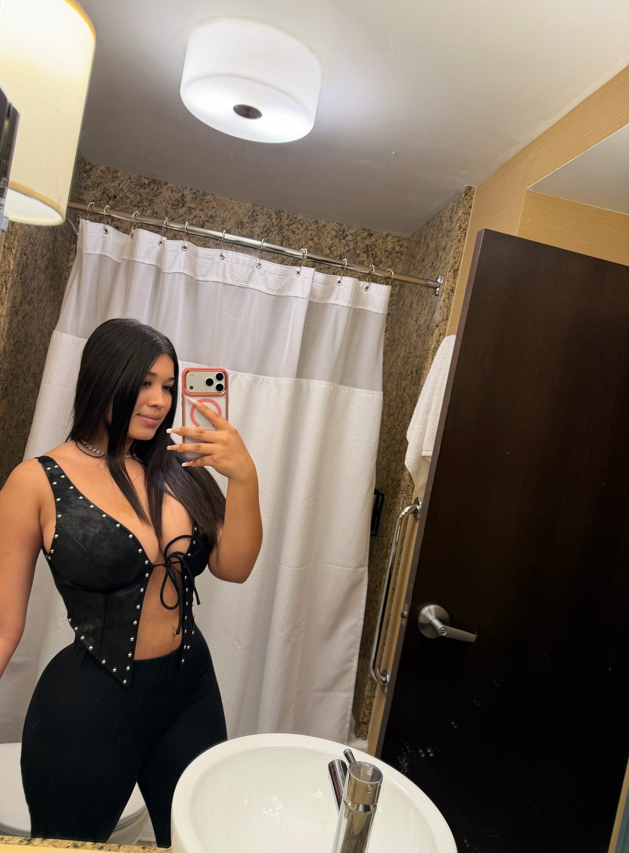 @Viviana Casanova🖤
