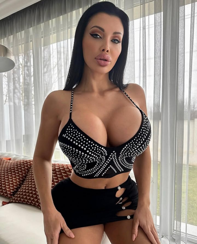 @Aletta Ocean (Dora Varga)