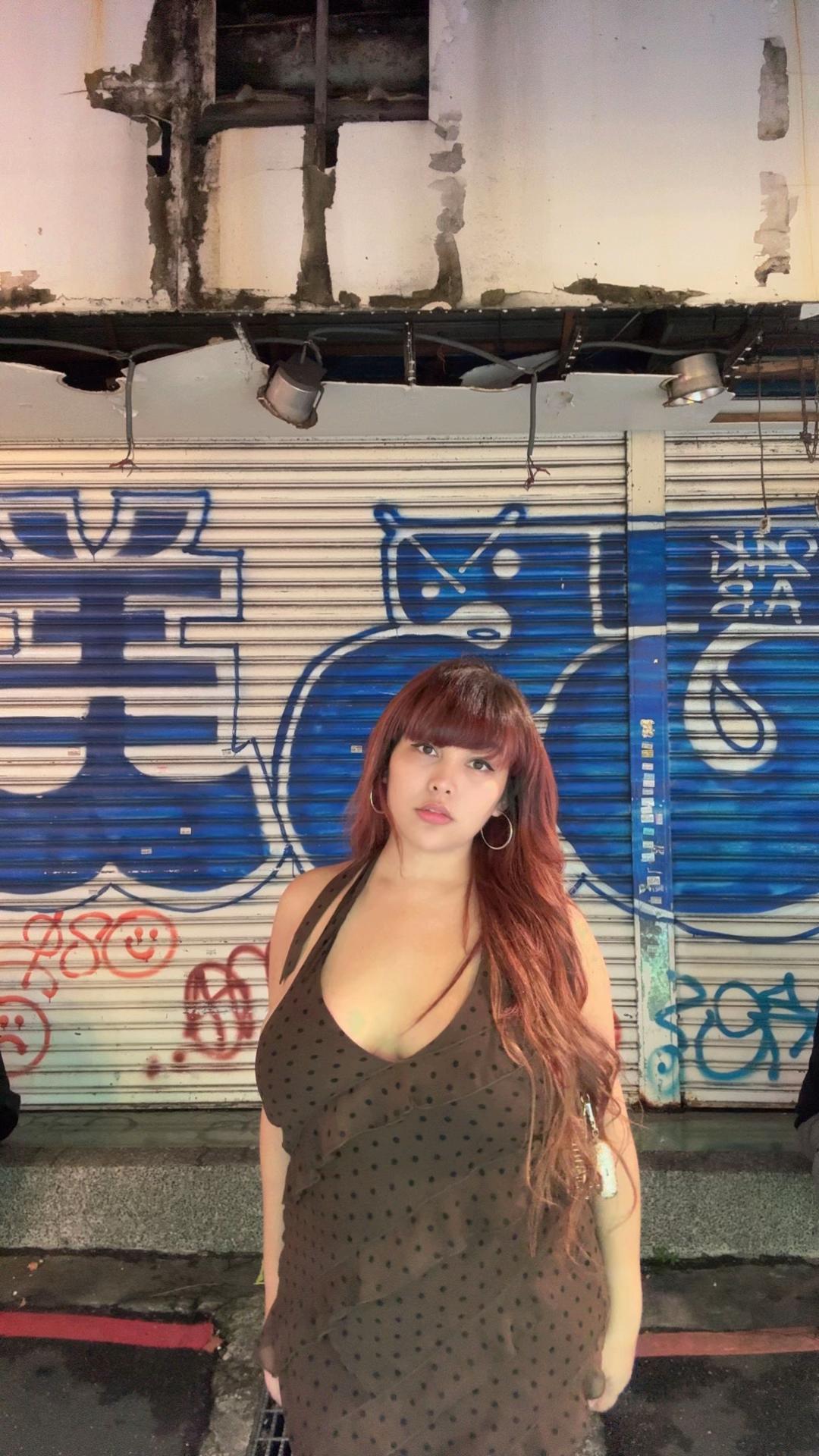 @Hotcurvy
