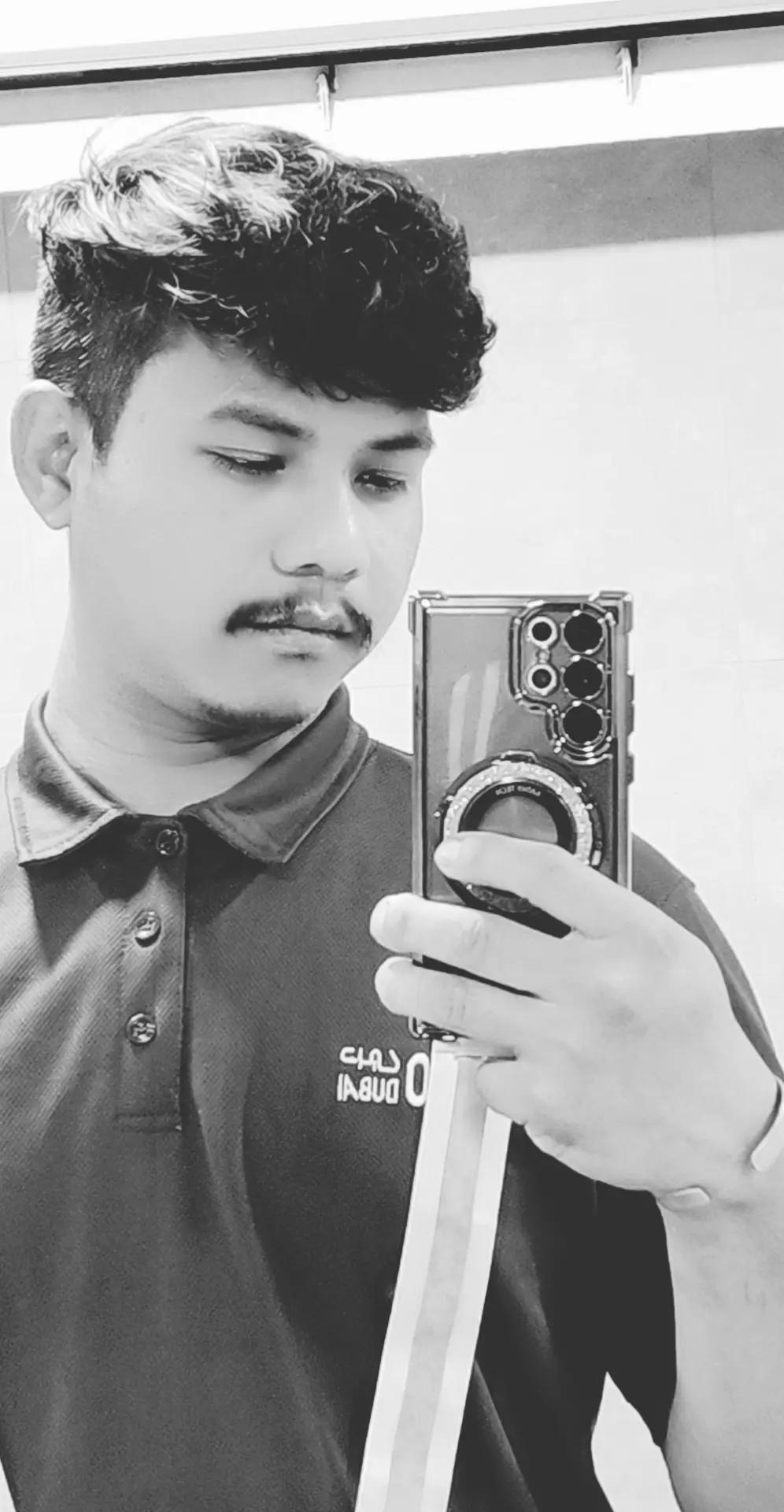 @>----P-&reg;-&pound;-M----<