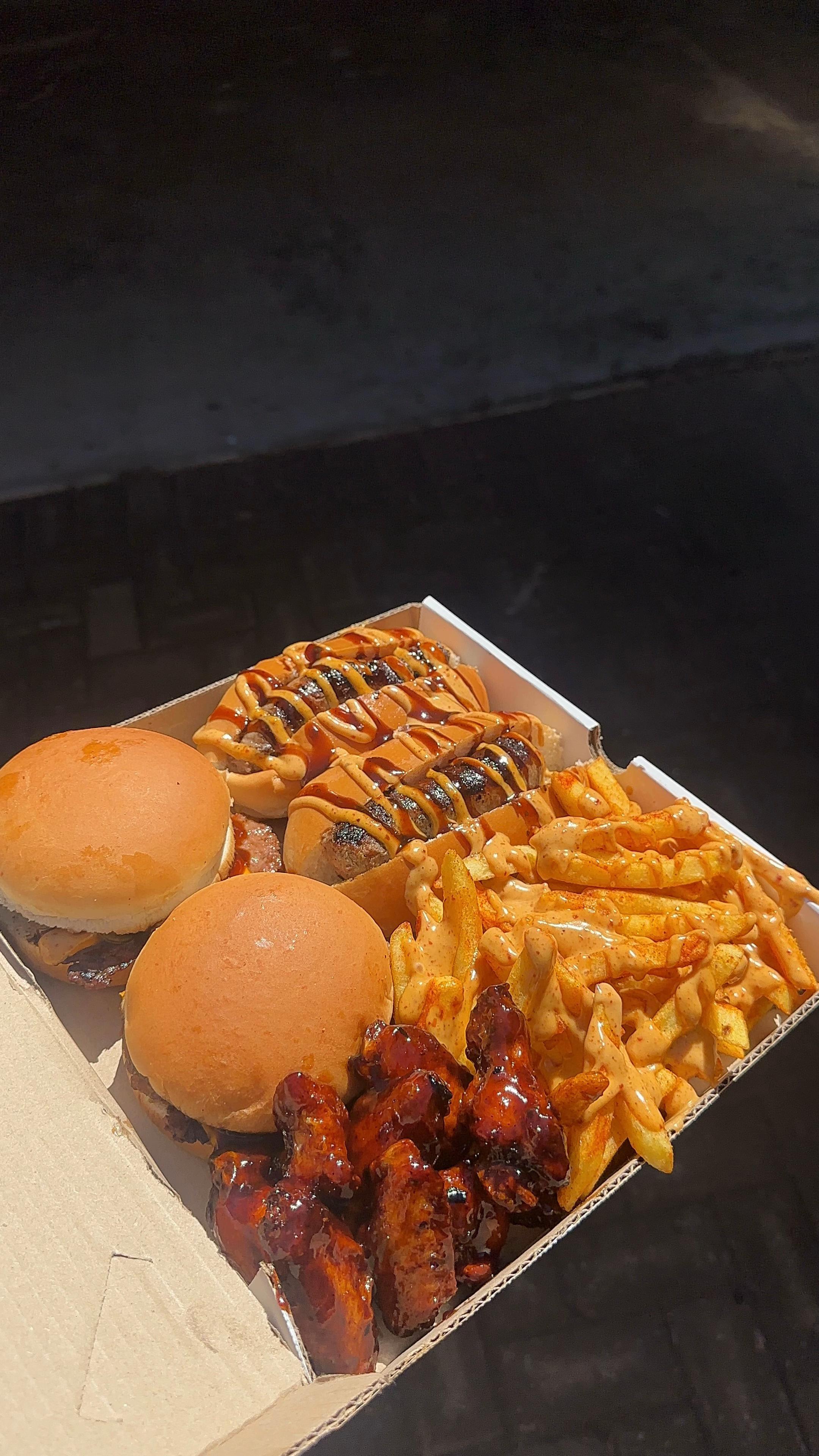 @TheBurgerFactory015