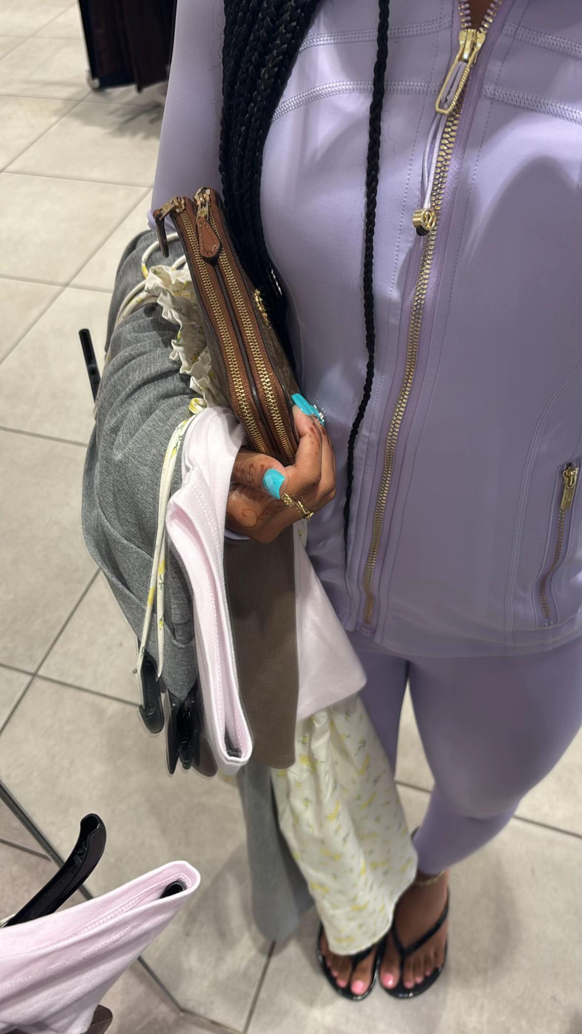 @ajana&eacute;.e 𝜗𝜚˚⋆