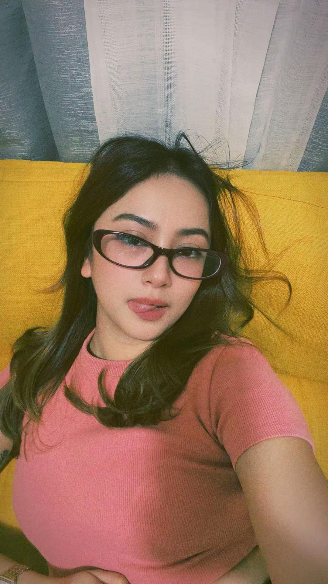 @iloveishc on ig