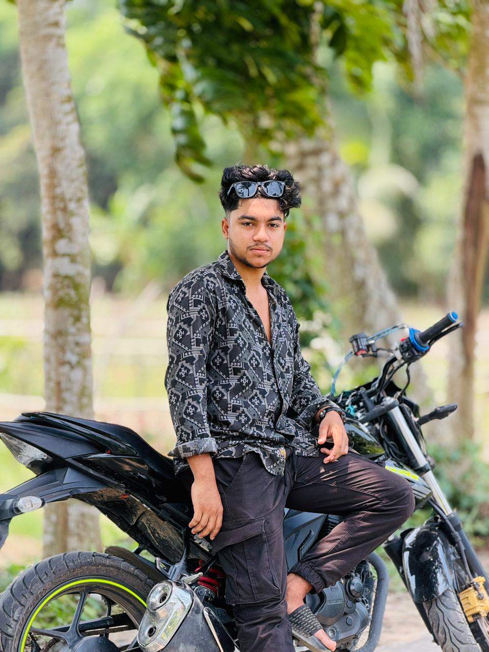 @সাদা বিলাই