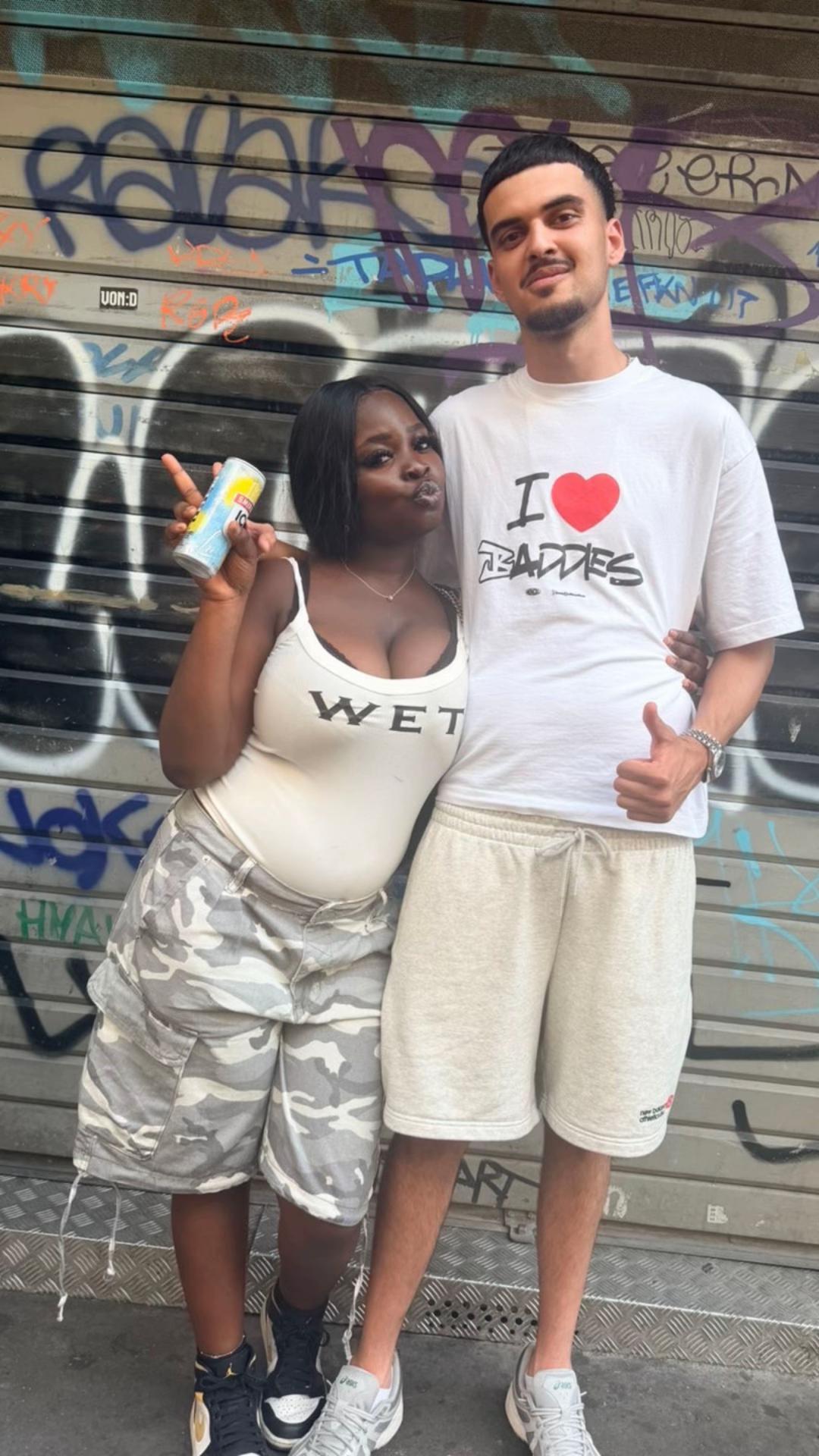 @️