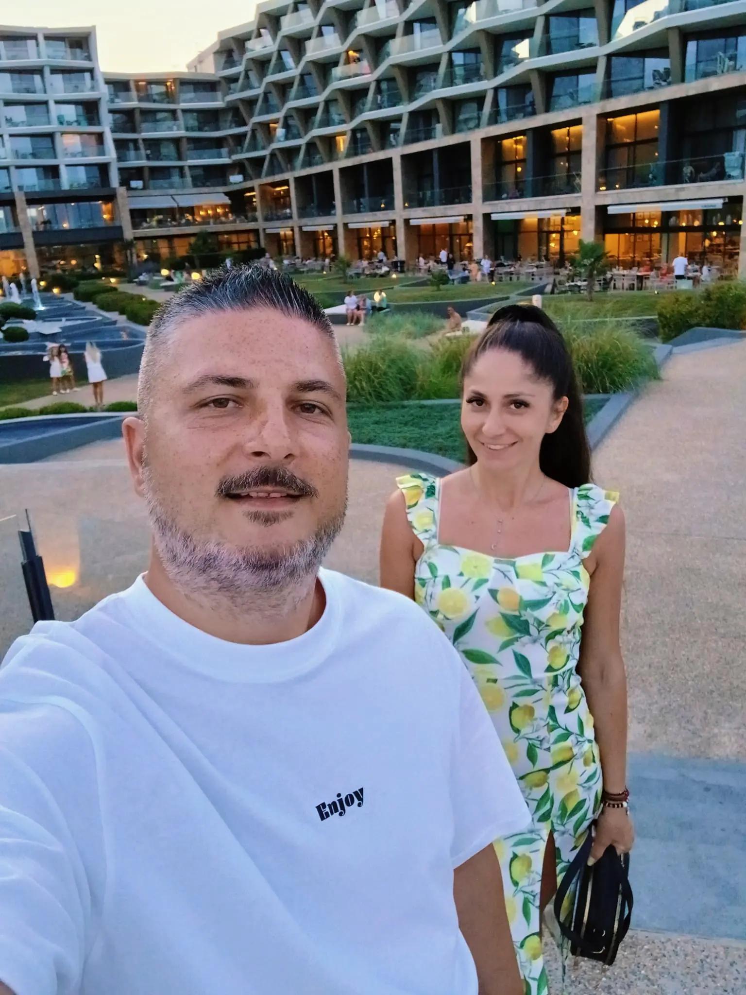 @Elena Monica