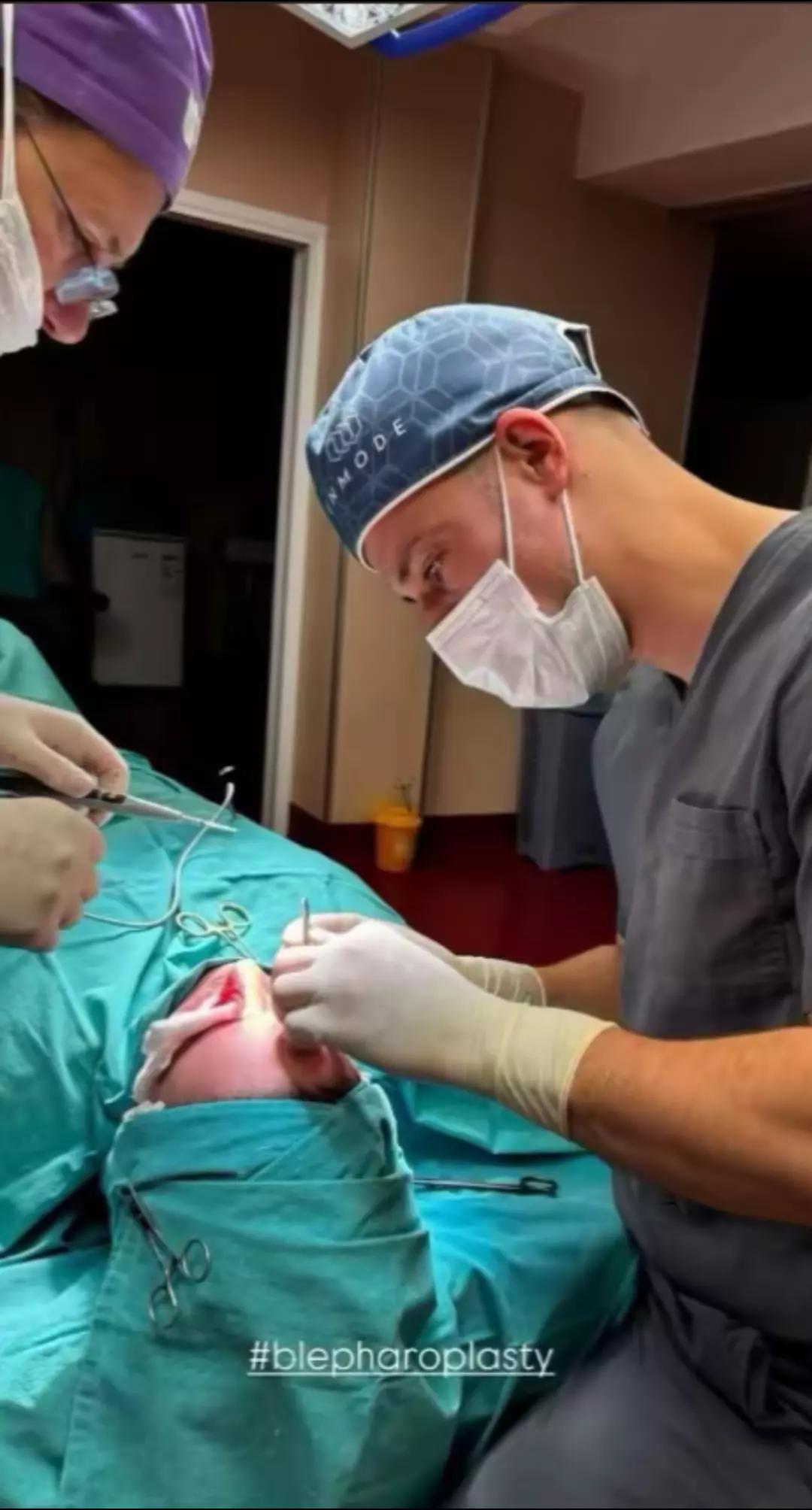 @DR. VASILIJE VUJOVIC