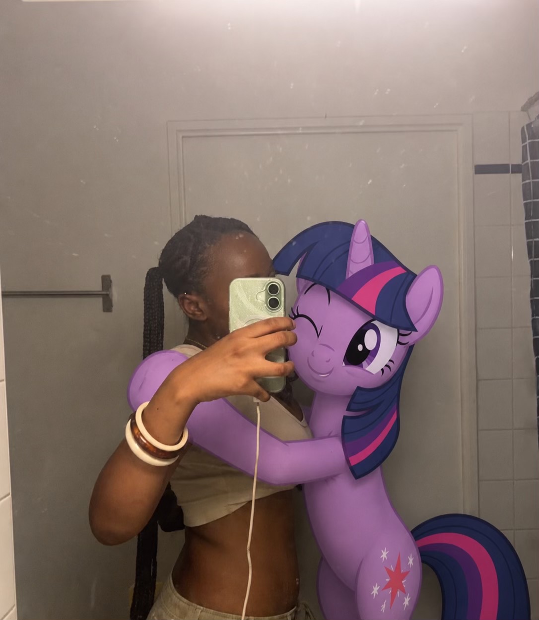 @Ifyk.$haniquetellhahey