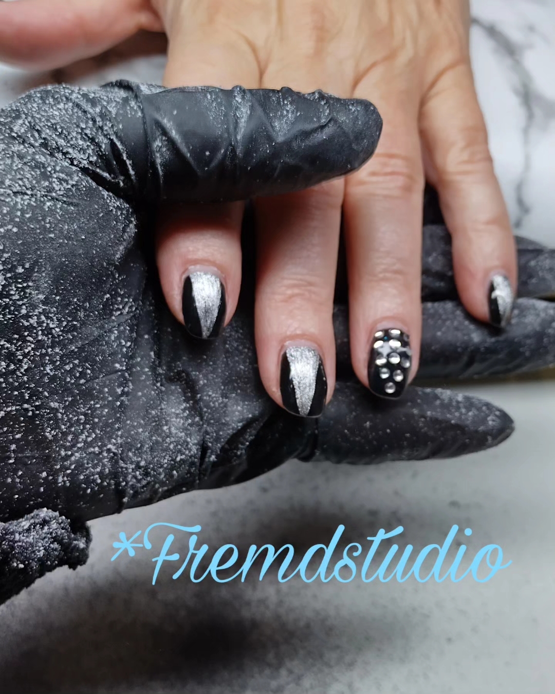 @Simonenails