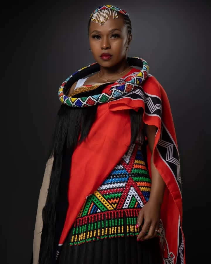 @Sindi_Dlathu