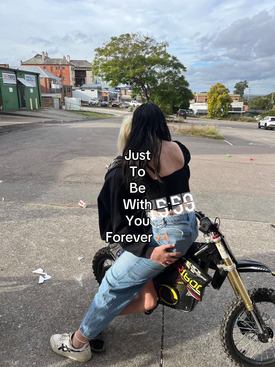 @ꨄ