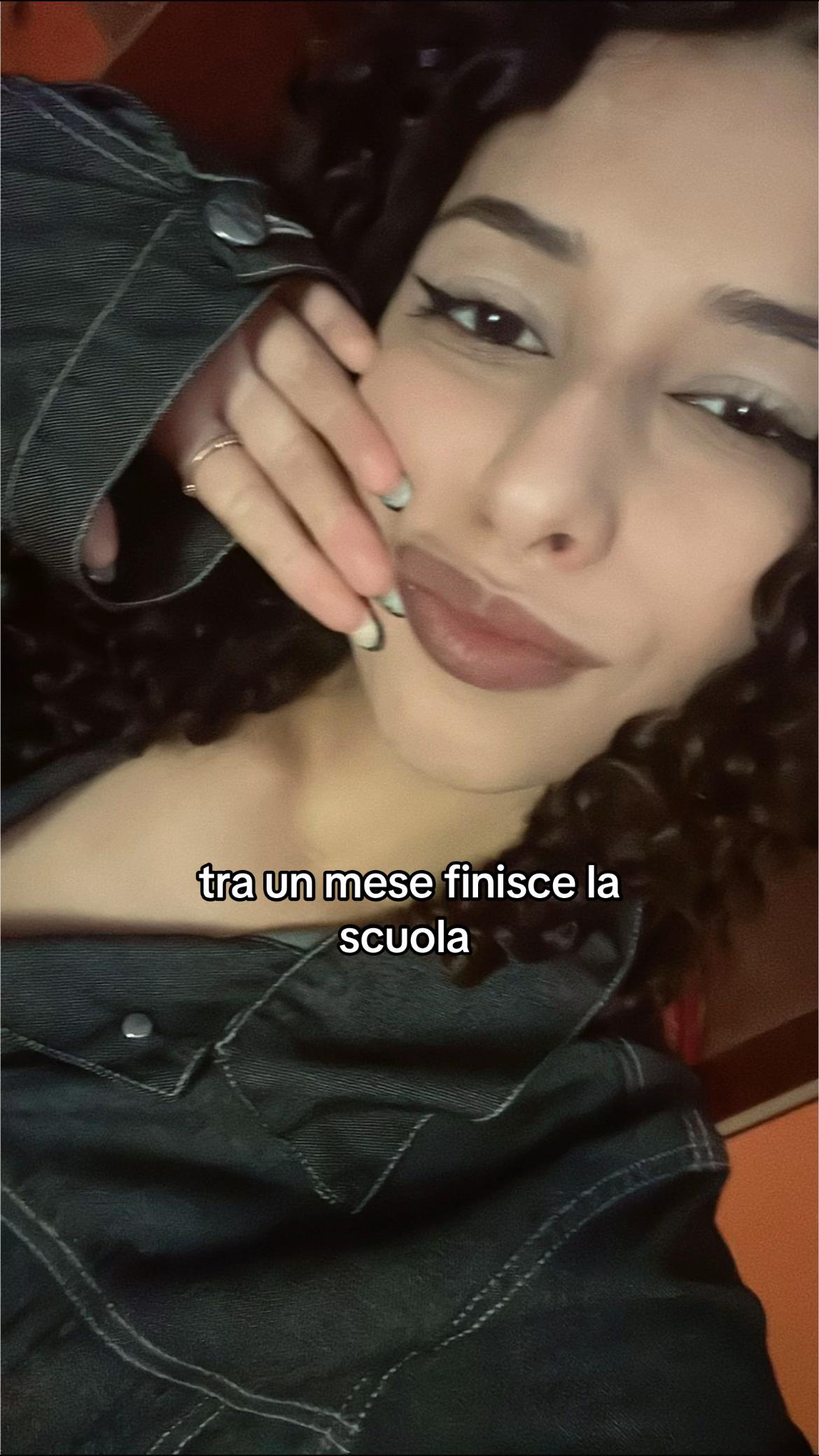 @chi&agrave;💗🦇📀🍷&clubs;️