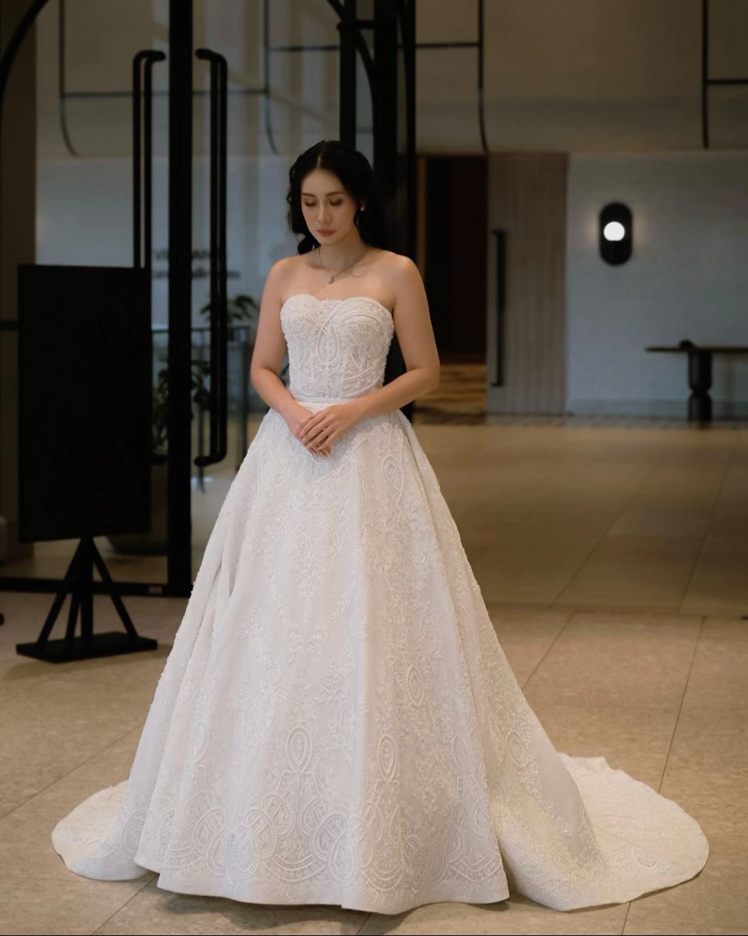 @Ivory Bridal
