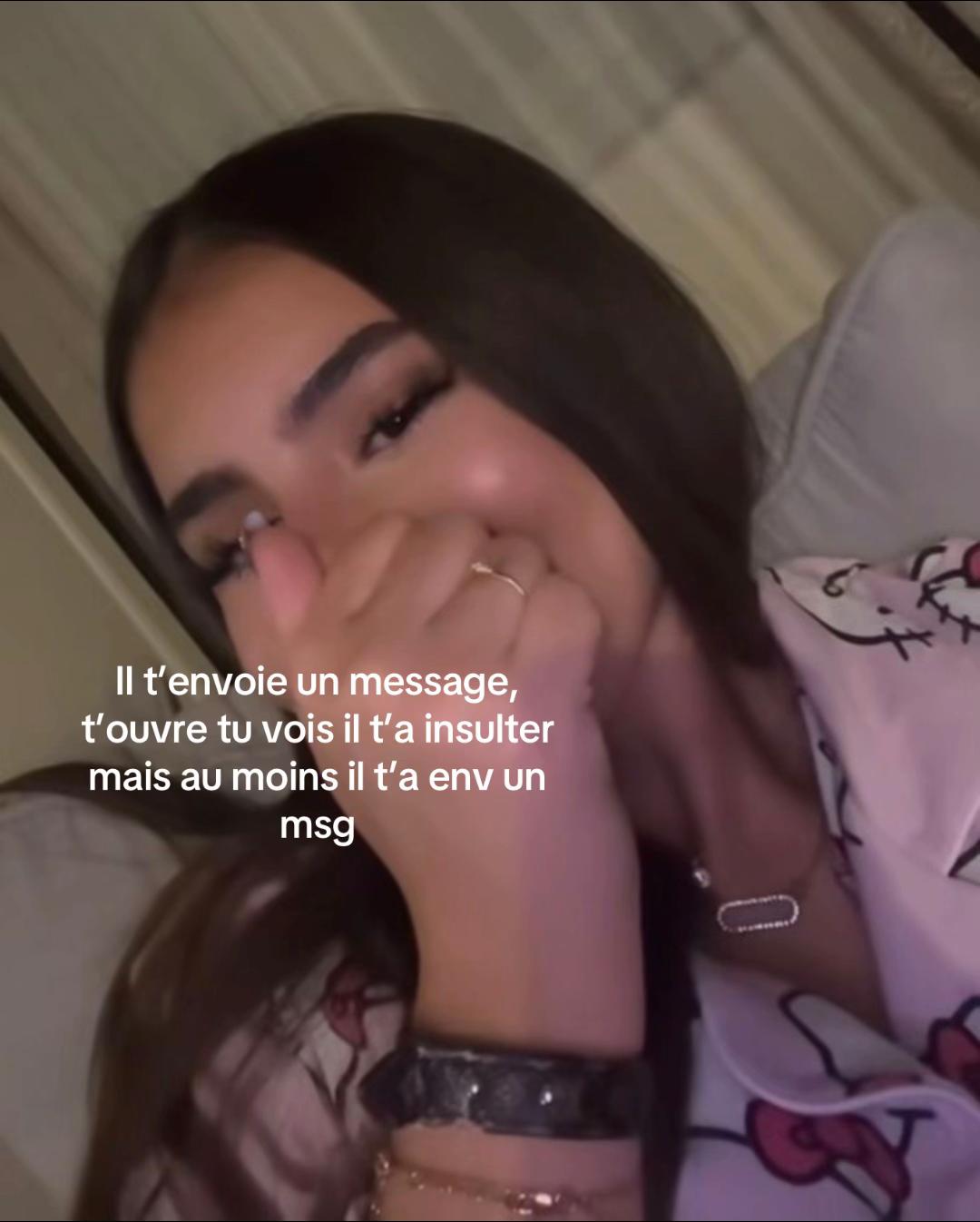 @𝒲