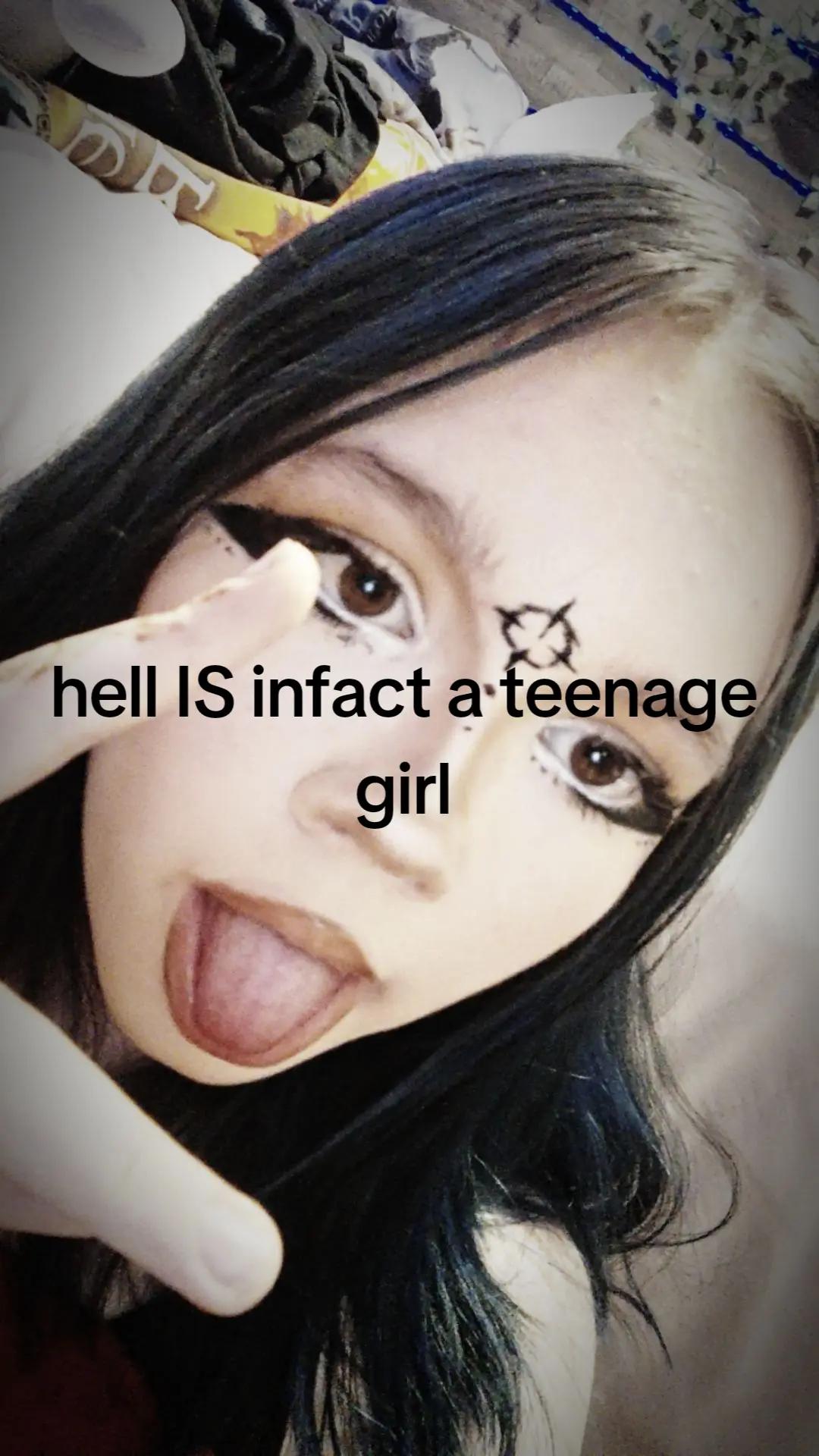 @《☆°•.THE icon.•°☆》