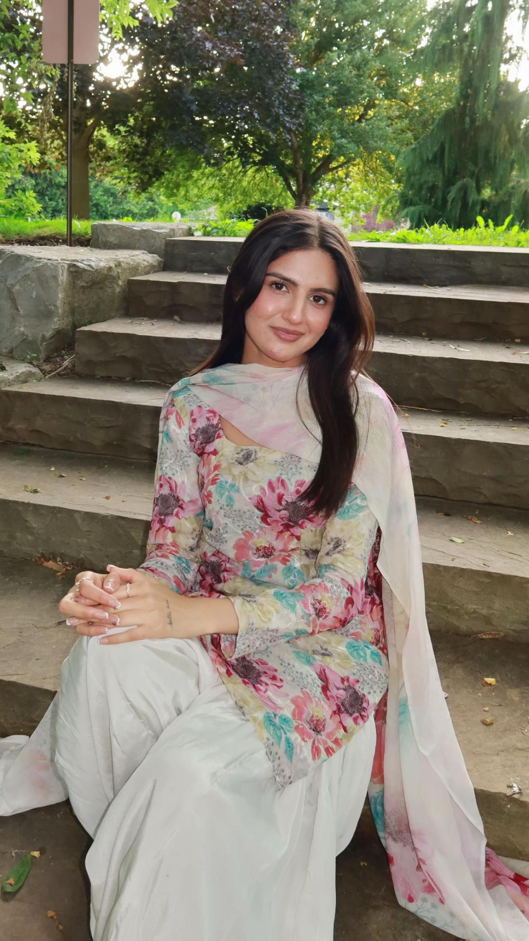 @Khushi.wrch ᥫ᭡
