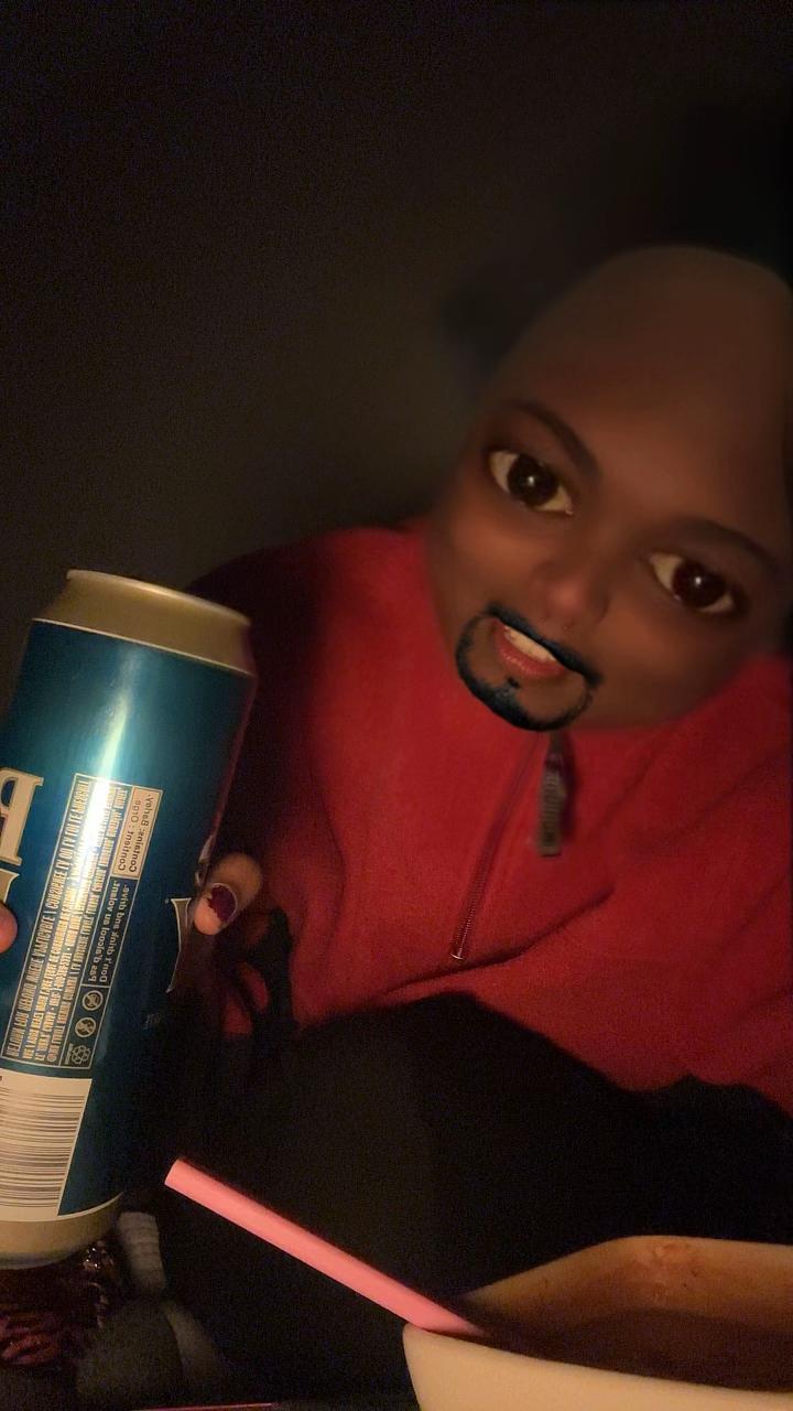 @Naïma
