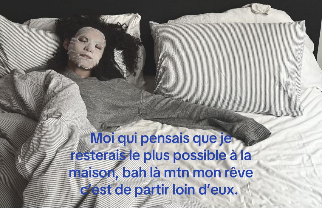@⋊