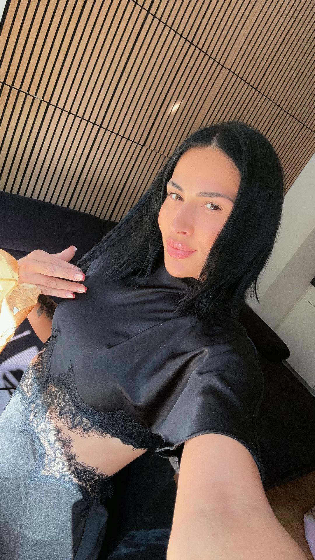 @Ana Grozdanović
