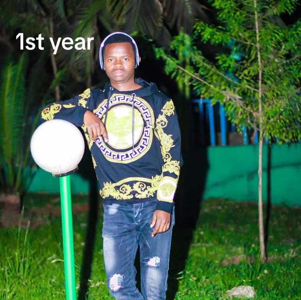 @DANIEL VEE