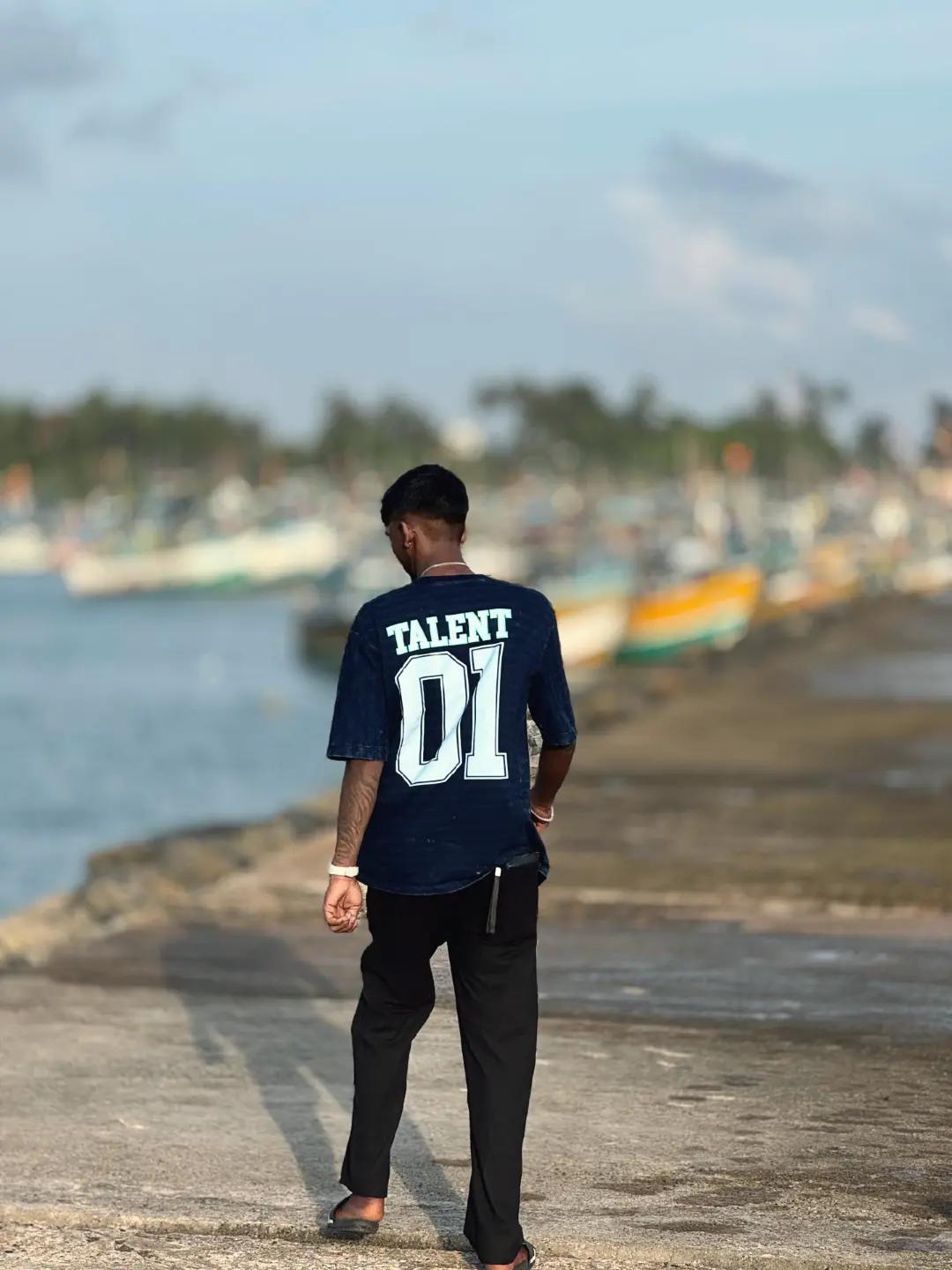 @R  🇱🇰