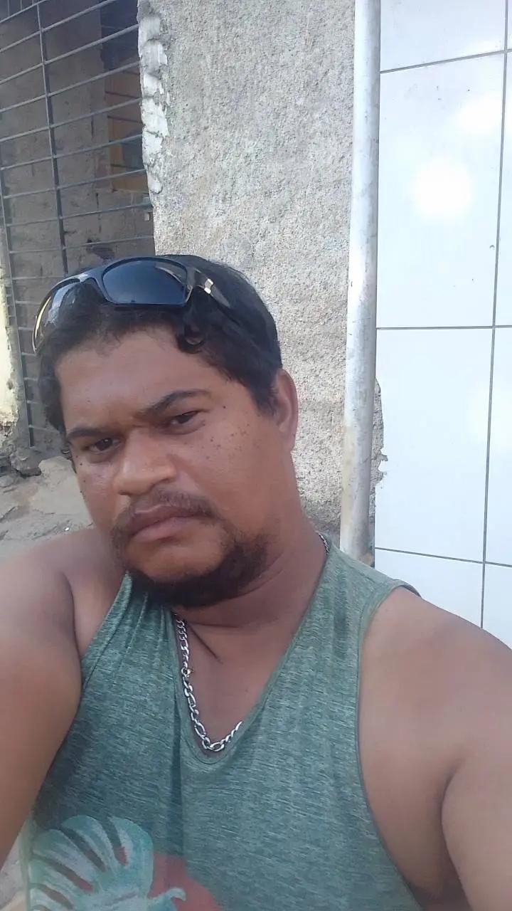 @Adones