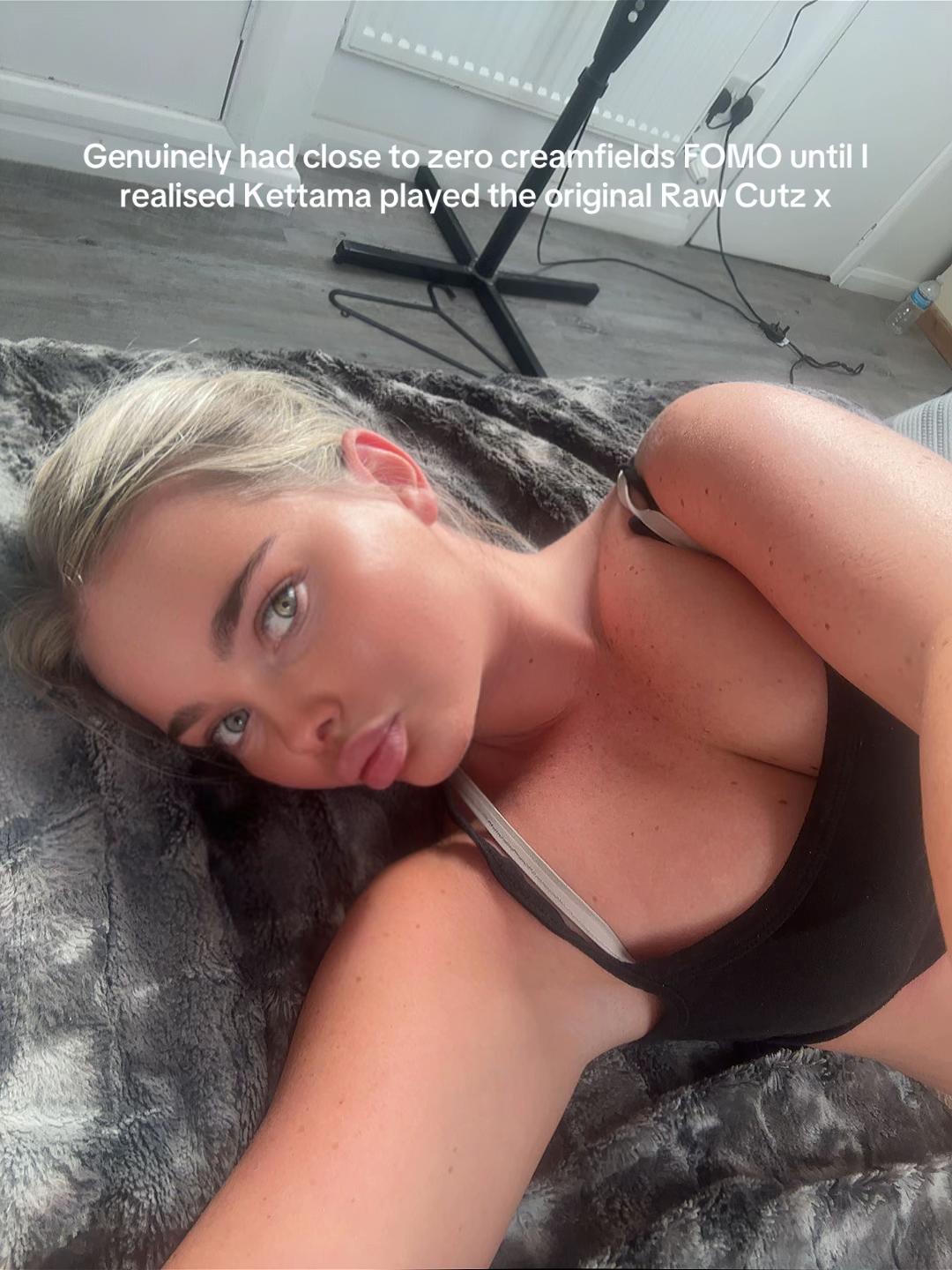 @Jessica-Lily x